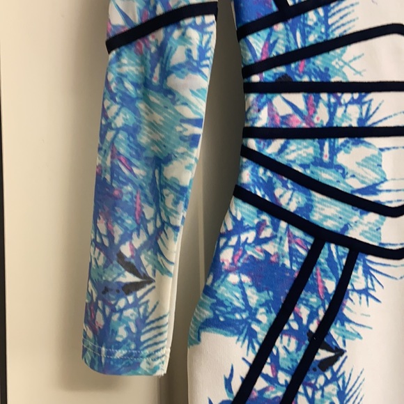 Body on fitted dress - Picture 6 of 9